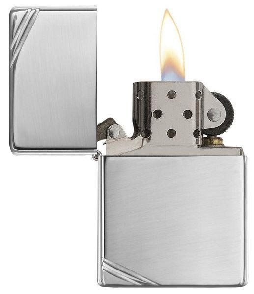Запальничка Zippo High Polish Chrome Vintage with Slashes 260 фото
